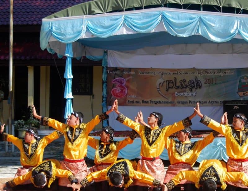 Facial Debu Tari Lembing: Rahasia Kecantikan Unik yang Terinspirasi dari Alam dan Tradisi