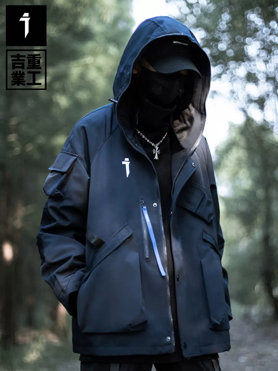 Jaket dari Bayangan Masa Depan yang Tidak Datang: Nostalgia Retrofuturistik dalam Selembar Pakaian