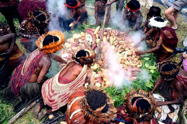 Masker Batu Bakar Halus: Rahasia Kecantikan Kuno yang Dipadukan dengan Kekuatan Mantra